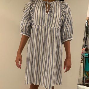 Universal Thread women's small with white and blue stipes